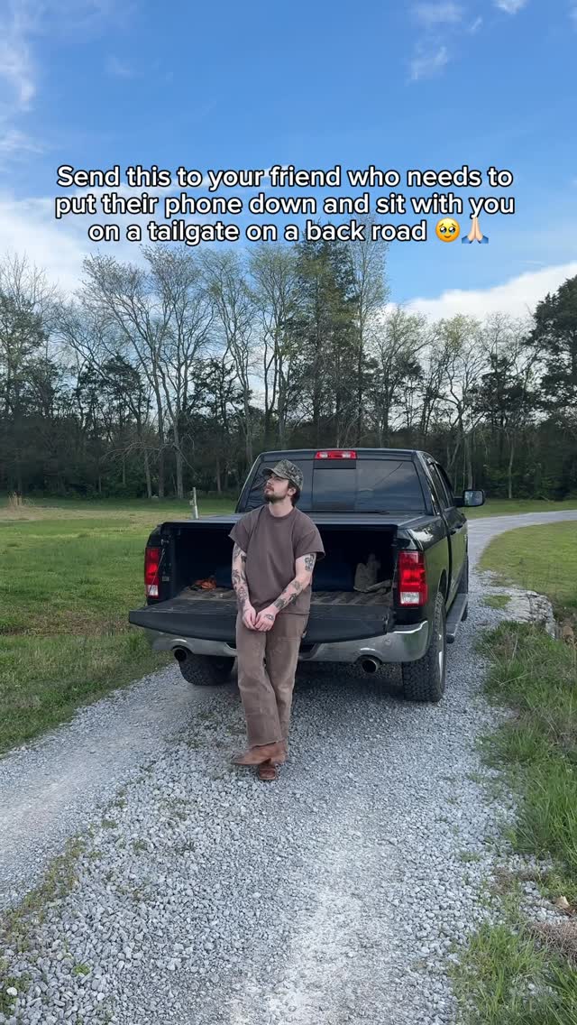 Instagram post by @lukewhitelukewhite for UScellular. Caption reads: #ad Human connection AND Cellular connection 🤯🤠....