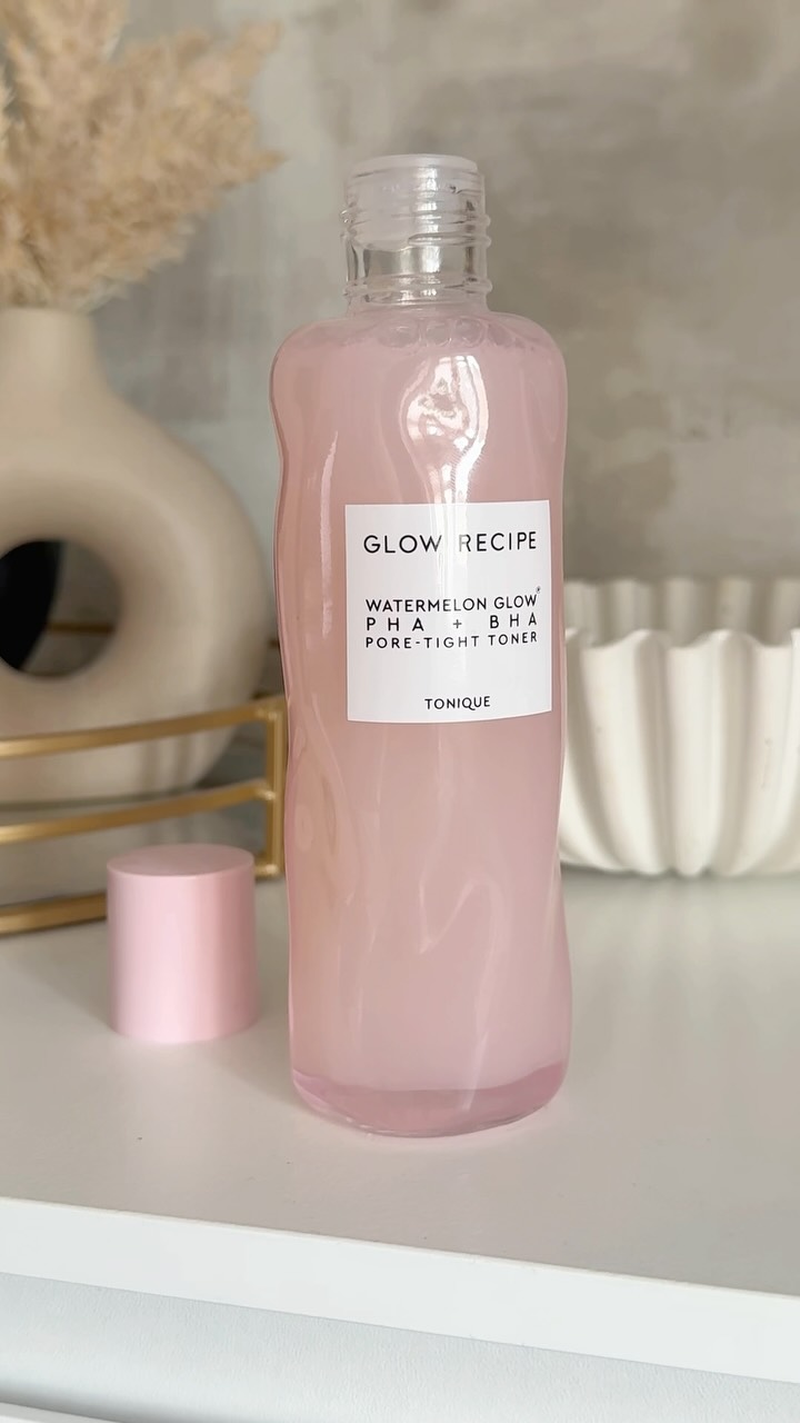 Instagram post by @kellysbeautylife for Glow Recipe. Caption reads: [...] my skincare routine 👀

The @glowrecipe....