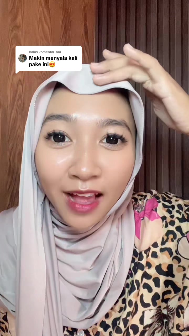 TikTok post by @merryiffah94 for Noera By Reisha. Caption reads: [...] sinar matahari 🌞 @Reisha Novandita @Noera....