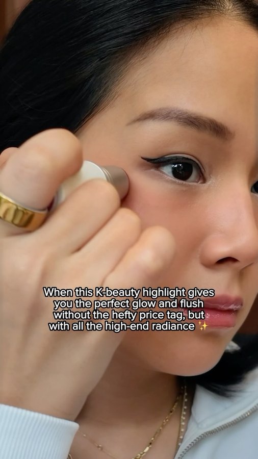 Instagram post by @winniewong for hince. Caption reads: Comment ‘HIGHLIGHTER’ to get the link to this....