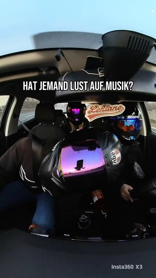 Instagram post by @_kawa.katy for MoltenCores. Caption reads: 3 Austrian girls with adhd on the way to Vienna....