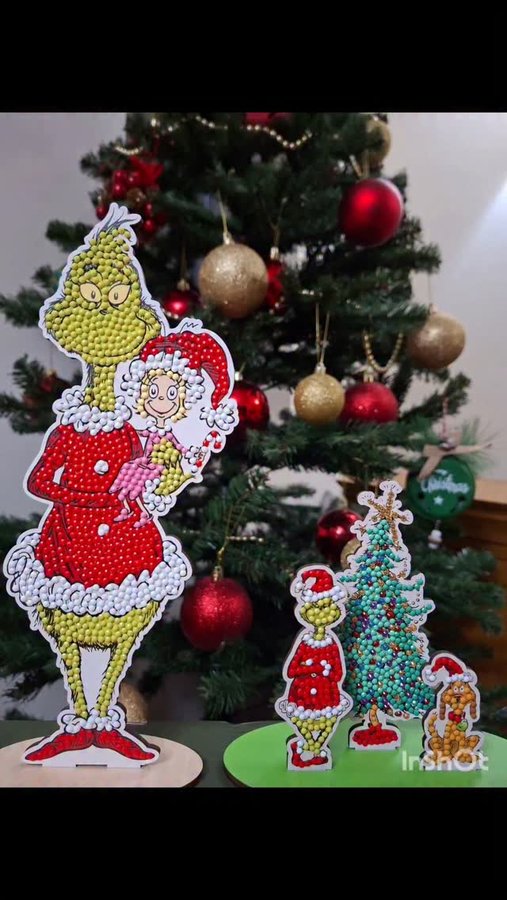 Instagram post by @laus2007 for Craft Buddy. Caption reads: [...] festive and ready for Grinchmas with....