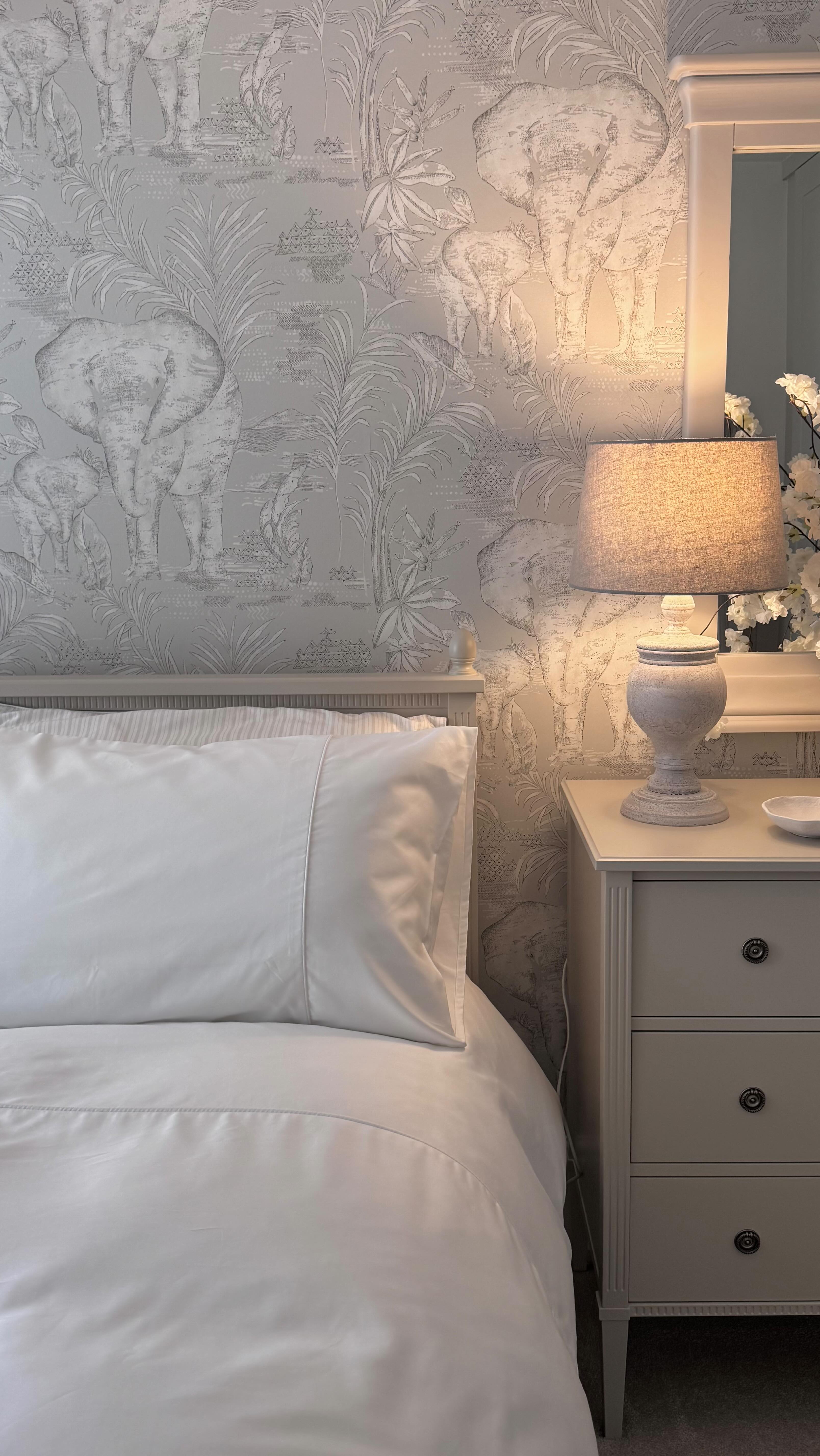 Instagram post by @jusathome for Hampton and Astley. Caption reads: ✨ L U X U R Y  B E D D I N G ✨

Ad. Anyone who has....