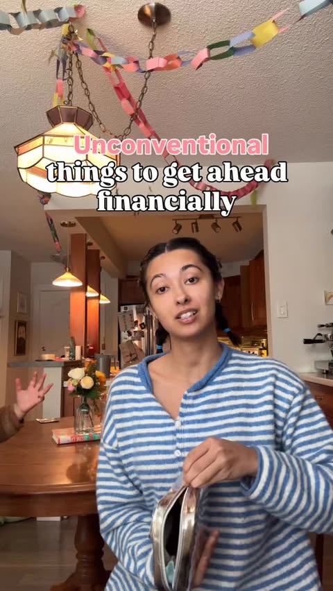 Instagram post by @poppythabit for COVERGIRL. Caption reads: [...] #budgetmom #financialplanning #pr @covergirl....