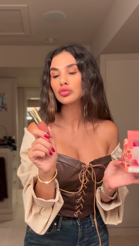 Instagram post by @christinehouryofficial for Eva NYC. Caption reads: [...] #PINCHme #HappyPincher #PINCHfluence #EvaNYC....