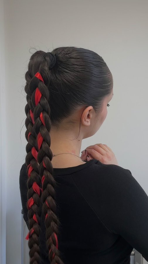 Instagram post by @graceowxn for Rock & Ruddle. Caption reads: a quick hairstyle tutorial for greasy hair days!....