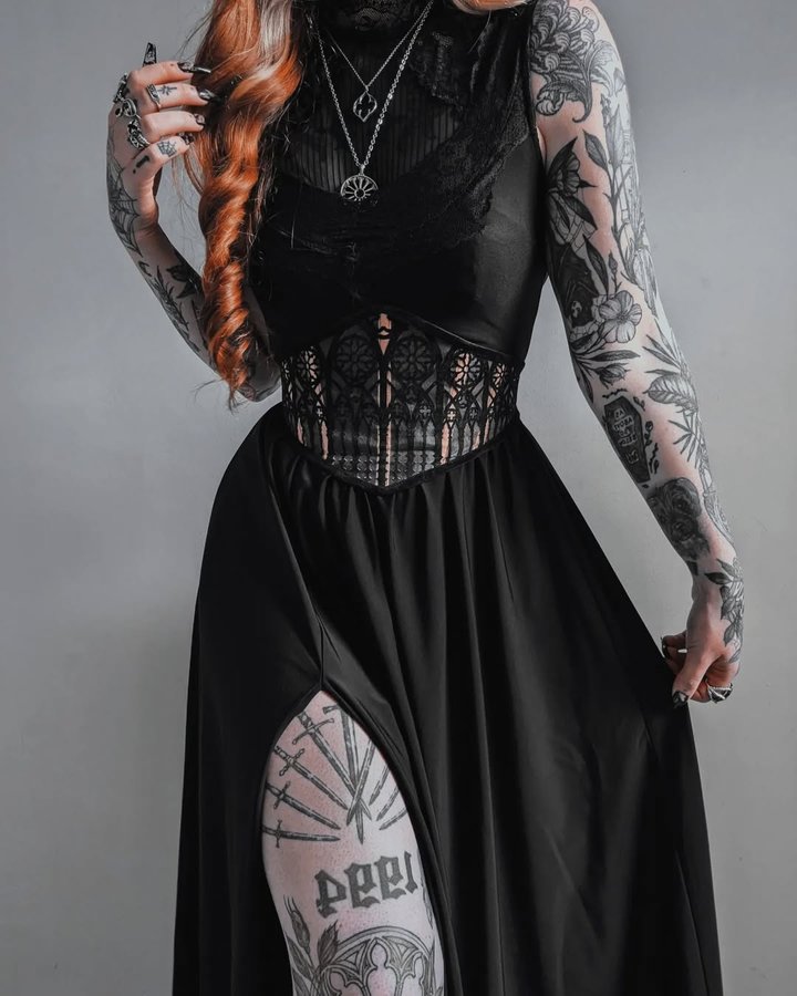 Instagram post by @kllsym for Blackwood Castle. Caption reads: [...] I've styled the Lydia dress from....
