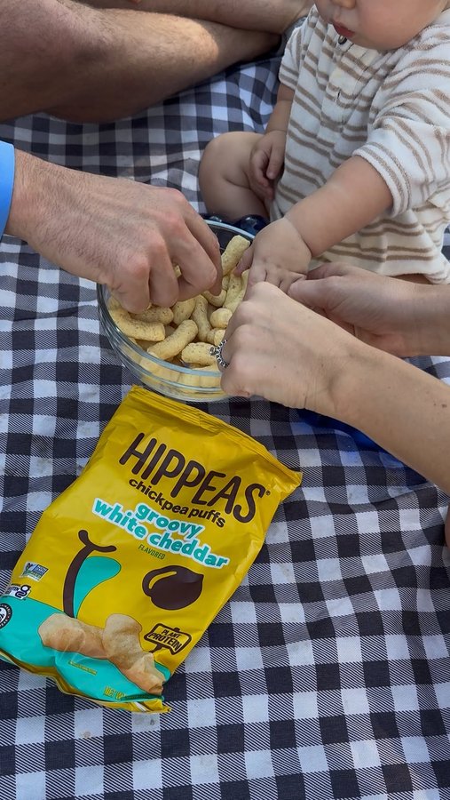 Instagram post by @hollykfischer_ for Hippeas. Caption reads: #hippeaspartner We’ve officially found our snack....