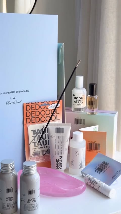 Instagram post by @overglowedit for dedcool. Caption reads: [...] my end-of-year dread, let’s open up the....