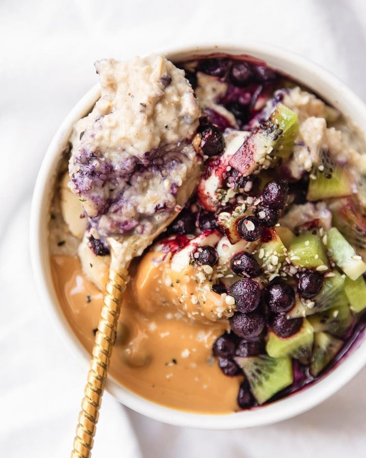 Instagram post by @fivesechealth for Vivo Life. Caption reads: [...] YUMMY) and as protein I love adding....