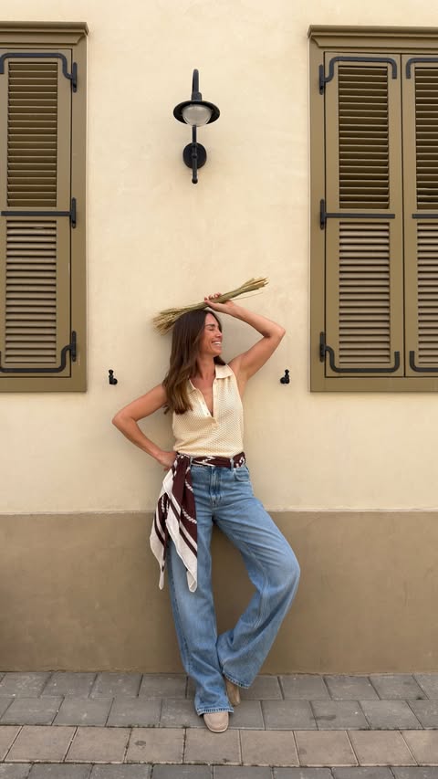 Instagram post by @danagrotsky for GANT. Caption reads: [...] תירוץ , יש הטבה שווה עכשיו באתר ובחנויות....