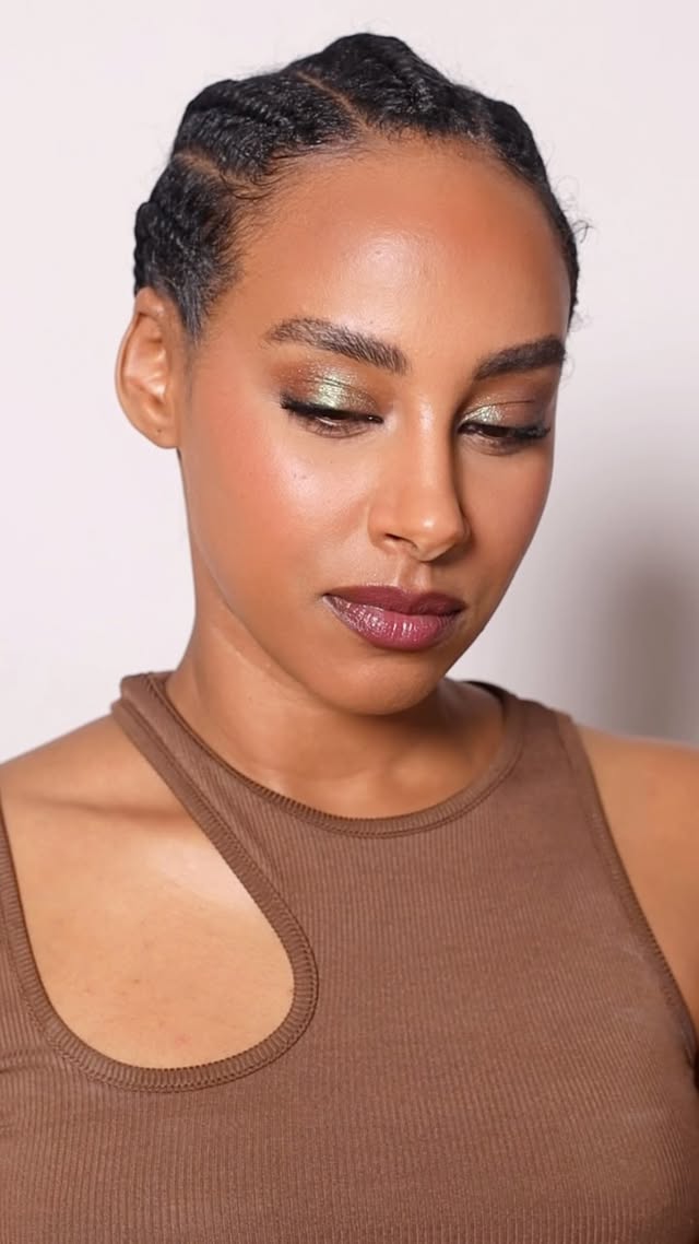 Instagram post by @delinamedhin for Credo Beauty. Caption reads: [...] bag. Full Product List available from....