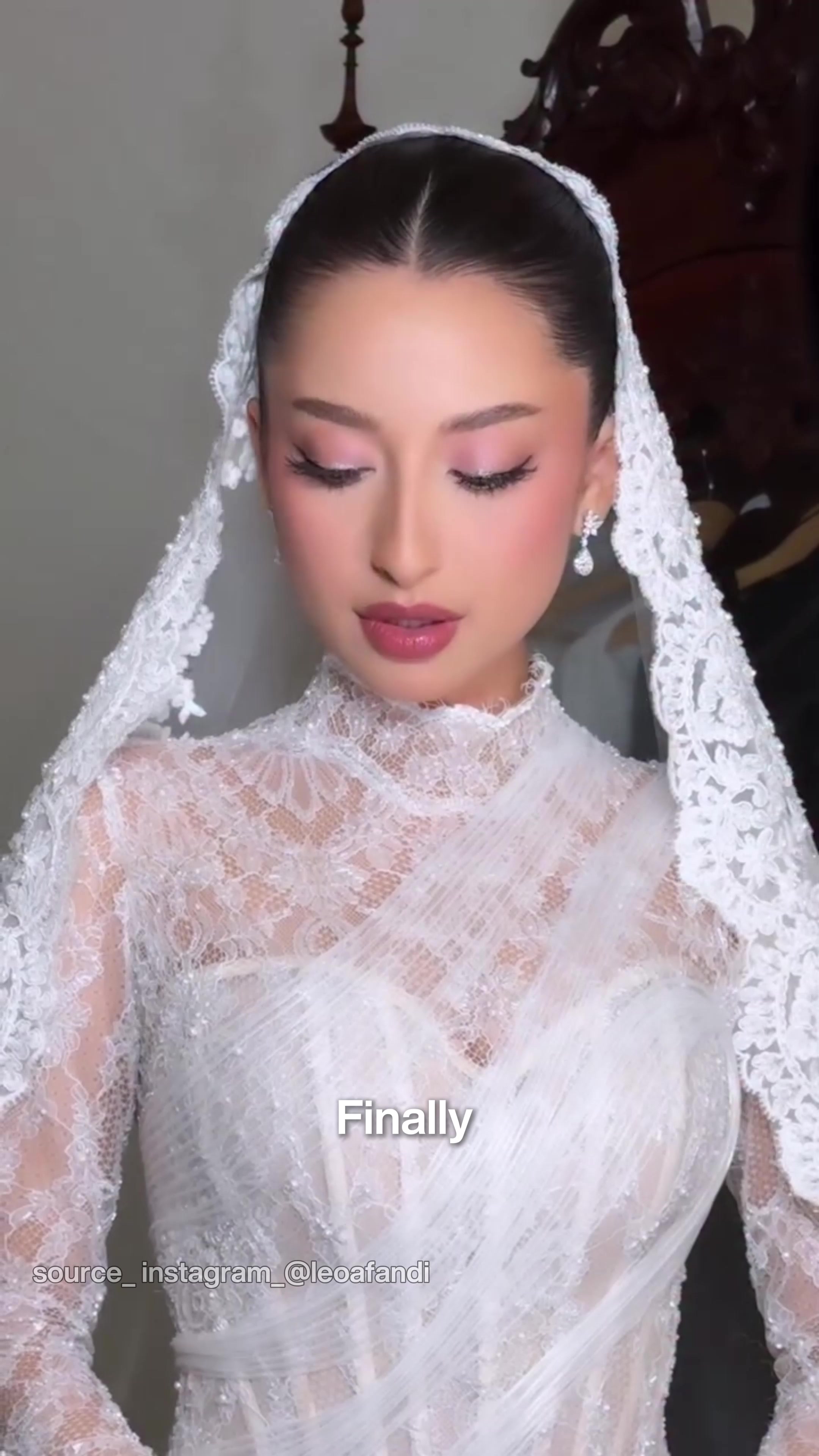 TikTok post by @overheardbeauty for Make Over. Caption reads: [...] gak dempul. Ternyata base-nya pakai....