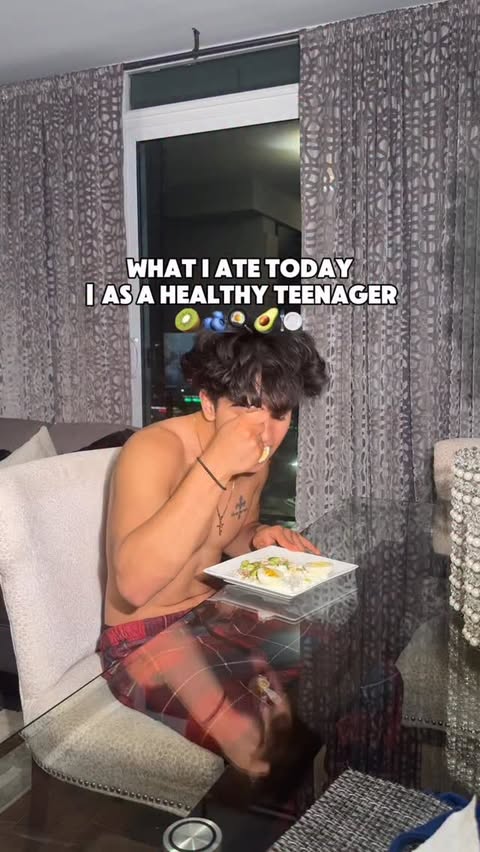 Instagram post by @juniorfitnutrition for Huel. Caption reads: Prioritizing my diet at a young age was the best....