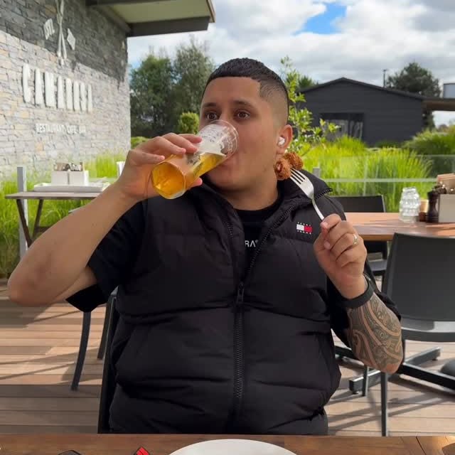 Instagram post by @laylakellyofficial for Culture Kings. Caption reads: [...] my jacket for winter right now from Culture....