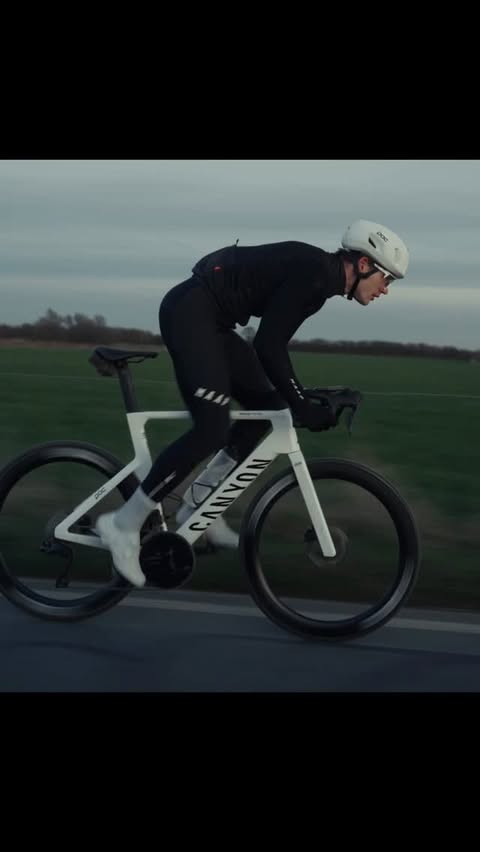 Instagram post by @iamdaanschel for Vitakruid. Caption reads: [...] time it is🫡

ad breakfast fueled by....