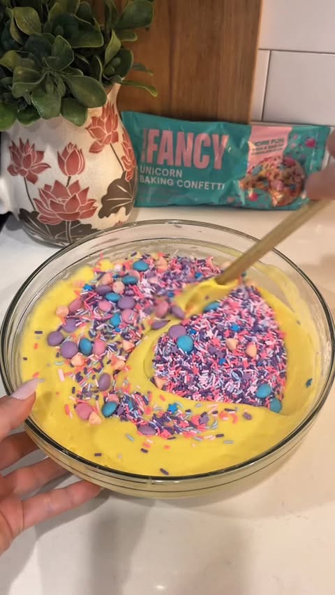 Instagram post by @_yevaberez_ for Fancy Sprinkles. Caption reads: Spring treats are better with @fancysprinkles 💗🌸....