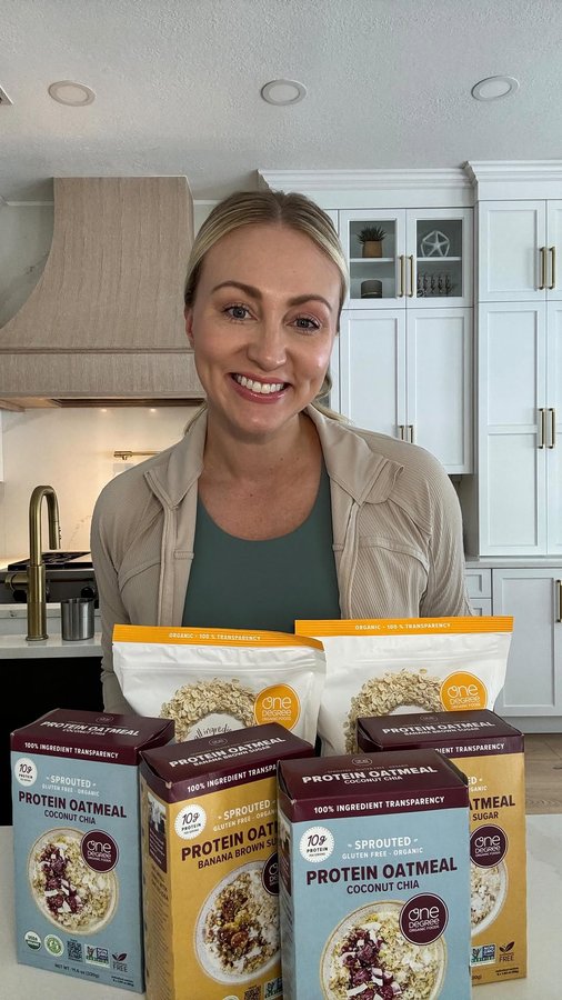 Instagram post by @lowtoxlawyer for One Degree Organic Foods. Caption reads: ✨ Oatmeal lovers, this one’s for you! ✨ Oatmeal....