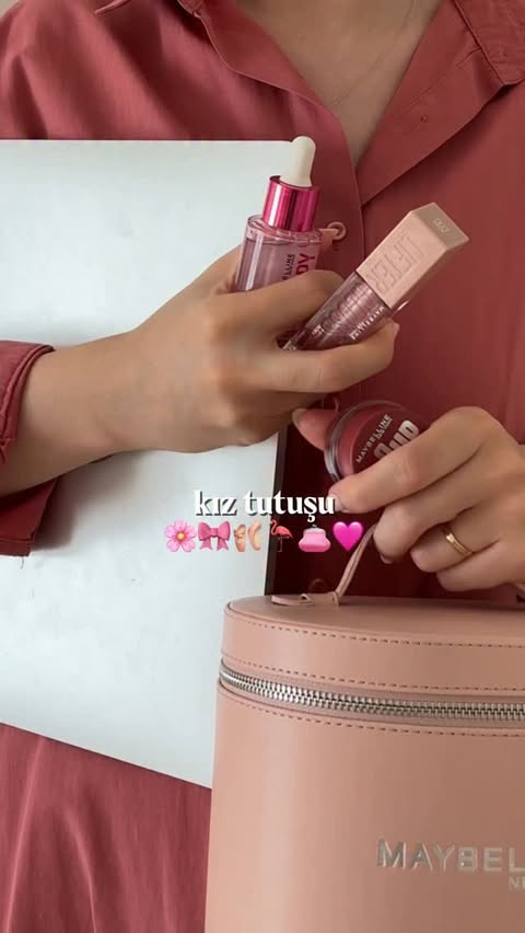 Instagram post by @isilaylom for L'Oréal ContentPRO. Caption reads: Kız tutuşu 🌸🌞🩰🪻🧁 @lorealcontentpro....