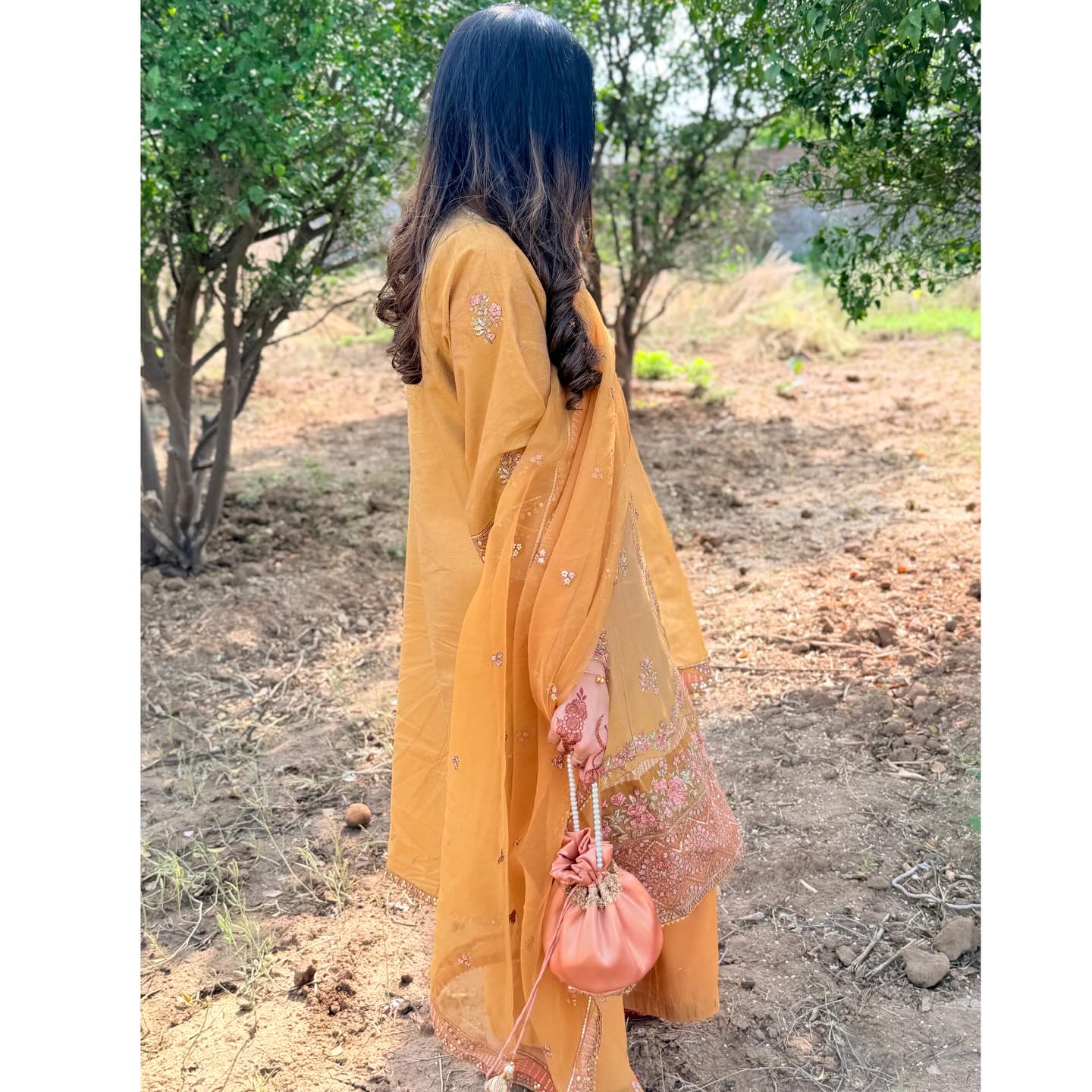 Instagram post by @hasnaasays for Sapphire. Caption reads: Eid Mubarak 💛 Outfit by @sapphirepakistan . . . .....
