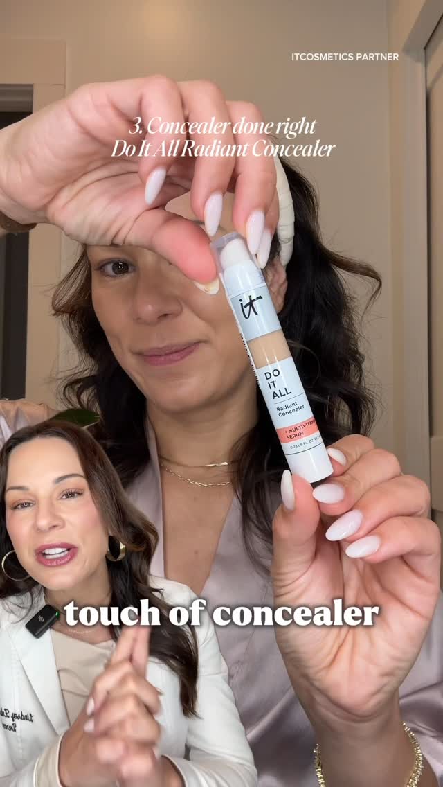 Instagram post by @dermguru for IT Cosmetics. Caption reads: #itcosmeticspartner @itcosmetics 
Raise your hand....