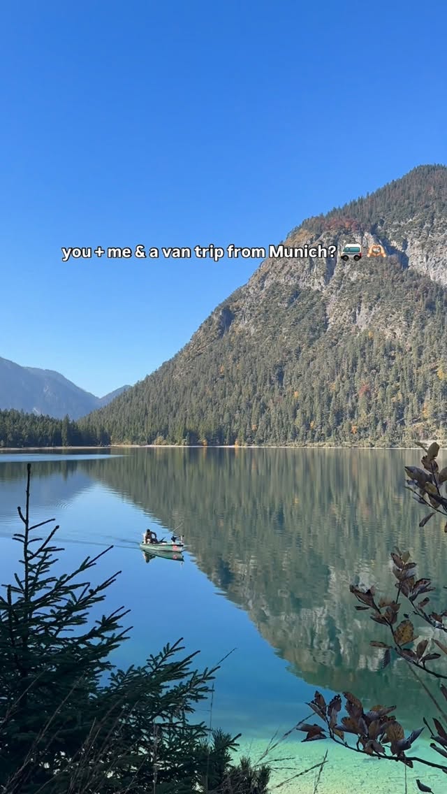 Instagram post by @daysofmunich for roadsurfer. Caption reads: Anzeige/GIVEAWAY with @roadsurfer !🎁🚐

We spent....