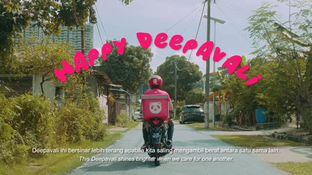 Instagram post by @m_sy4h for Foodpanda. Caption reads: Kadang-kadang, kesibukan dan tanggungjawab hidup....