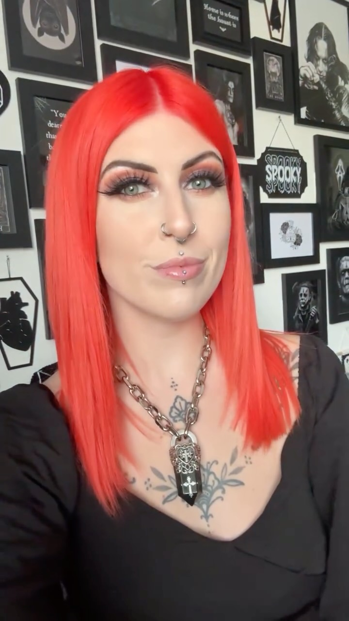 Instagram post by @saskiayoung_xox for Arctic Fox Hair Color. Caption reads: Hair dye days…you can’t beat them! 😍

So I did....