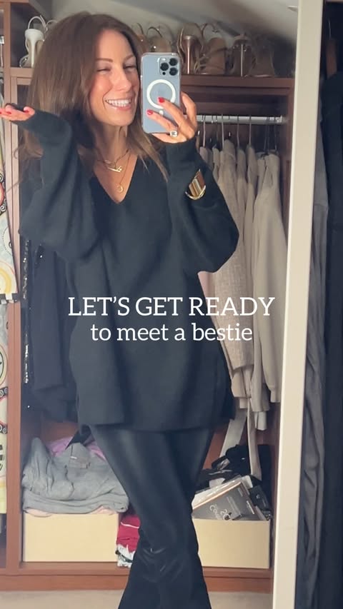 Instagram post by @5ft_fashion_fairy for FREDDY. Caption reads: [...] a bestie ❤️

Vest @vacious.ie 
Jeans....