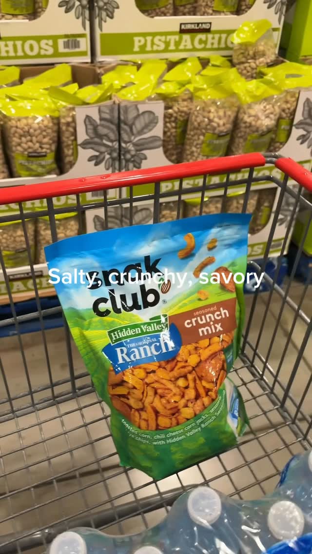 Instagram post by @ranasfinds for Snak Club. Caption reads: [...] #partnership #chicagohummingbirds @snakclub....