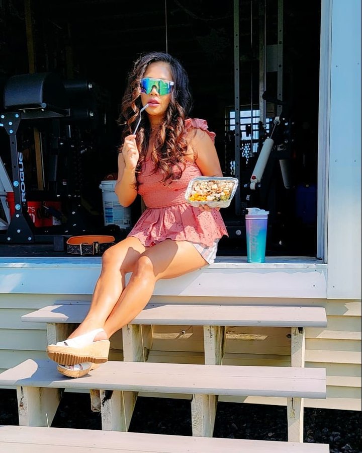 Instagram post by @maimodel for Ice Shaker. Caption reads: "I'm too busy so I can't eat....