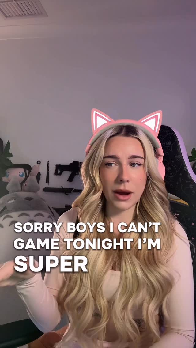 Instagram post by @itspaladinamber for Razer. Caption reads: Blink and you’ll miss it #gamer #streamer #twitch....