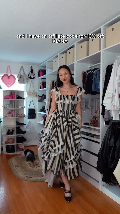 Instagram post by @kianabonollo for Selkie. Caption reads: [...] 10% off for new customers is KIANA 🥰💖....
