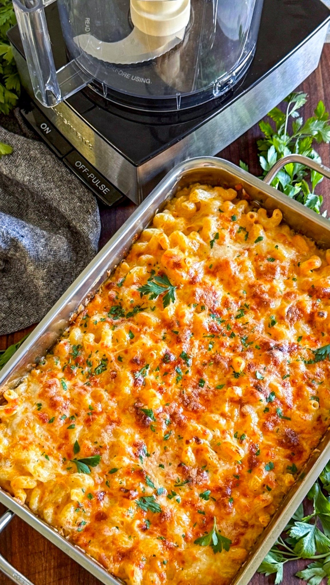 Instagram post by @bonappeteach for Cuisinart. Caption reads: Three Tips for Better Baked Mac and Cheese 

#ad....