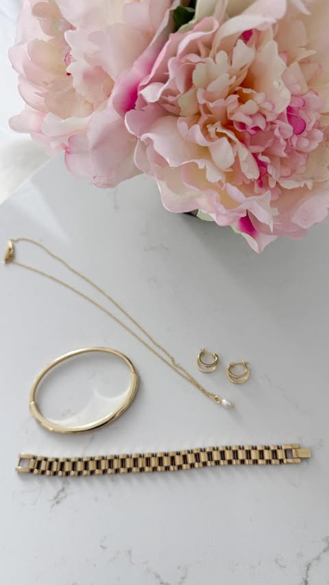 Instagram post by @lululoves7_ for ana luisa. Caption reads: [...] been reaching for these pieces from Ana....
