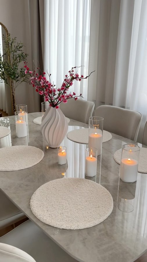 Instagram post by @denizz_cicek_ for Candlera Candle. Caption reads: Ad|Anzeige @candleracandle 

Canlelove 🕯️

Hallo....