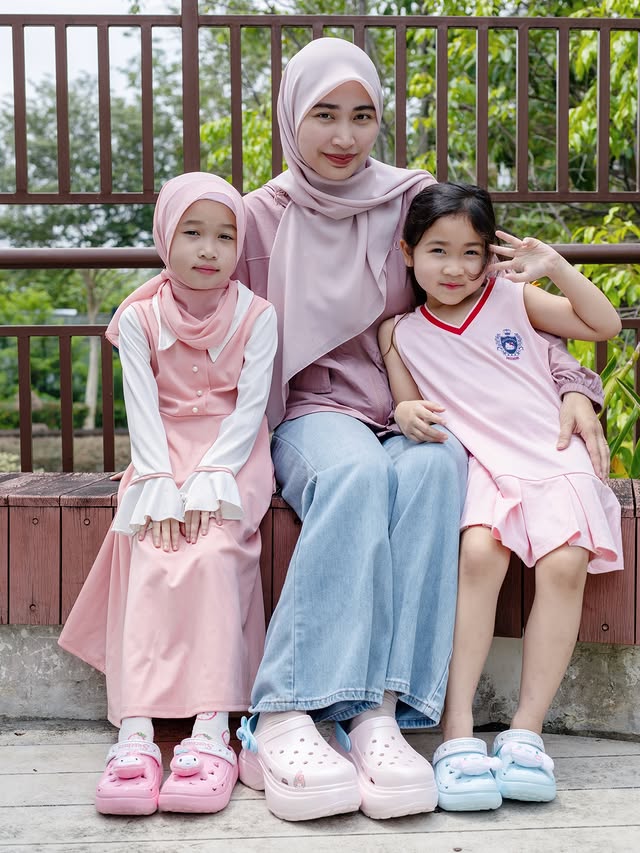 Instagram post by @imanabdulrahim for Skechers Malaysia. Caption reads: [...] selected Skechers stores & online!....