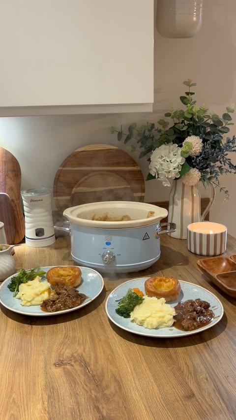 Instagram post by @home_at26_ for Swan Brand. Caption reads: [...] in my new Retro 6.5 ltr slow cooker....