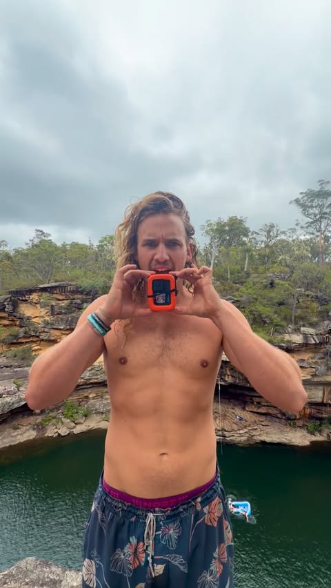 Instagram post by @ossysends for GoPro. Caption reads: Cliffdiving x GoPro 👊🔥
.
24 meters of airtime,....