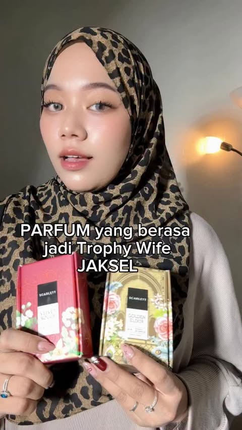 Instagram post by @ayureksa_ for Scarlett Whitening. Caption reads: Berasa mewah banget pakai parfum @scarlettofficial....