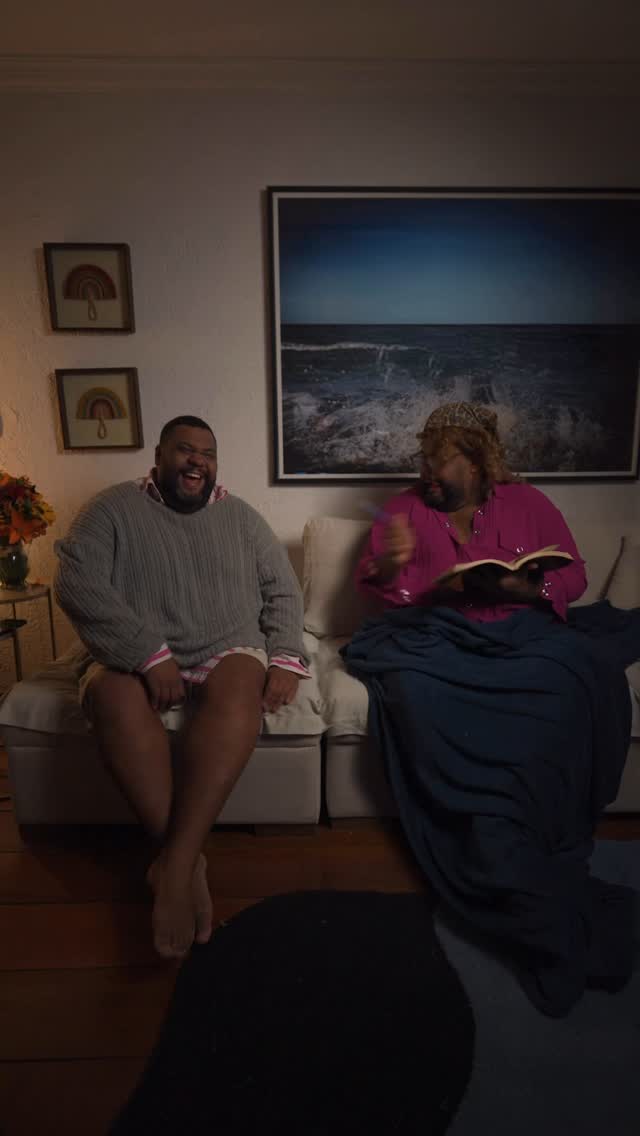 Instagram post by @johndrops for Telecine. Caption reads: Minha Mãe é Uma Peça é o retrato perfeito das....