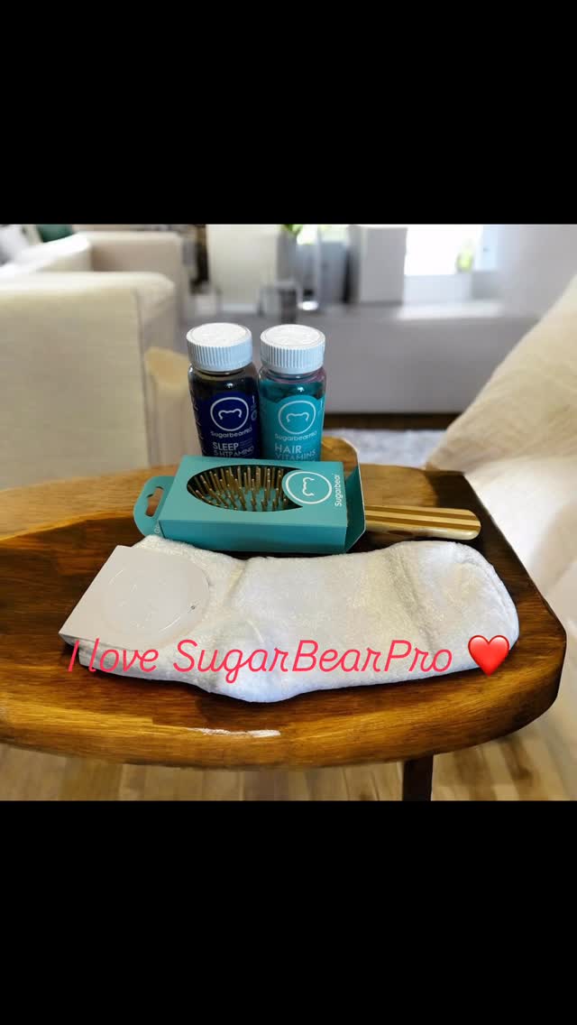 Instagram post by @elena_life_and_style for SugarbearPRO. Caption reads: 🍬 Avete mai provato delle vitamine masticabili....