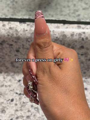 TikTok post by @ciciscontent for Ersa Nails. Caption reads: [...] without the salon appointment 💗✨ @Ersa....