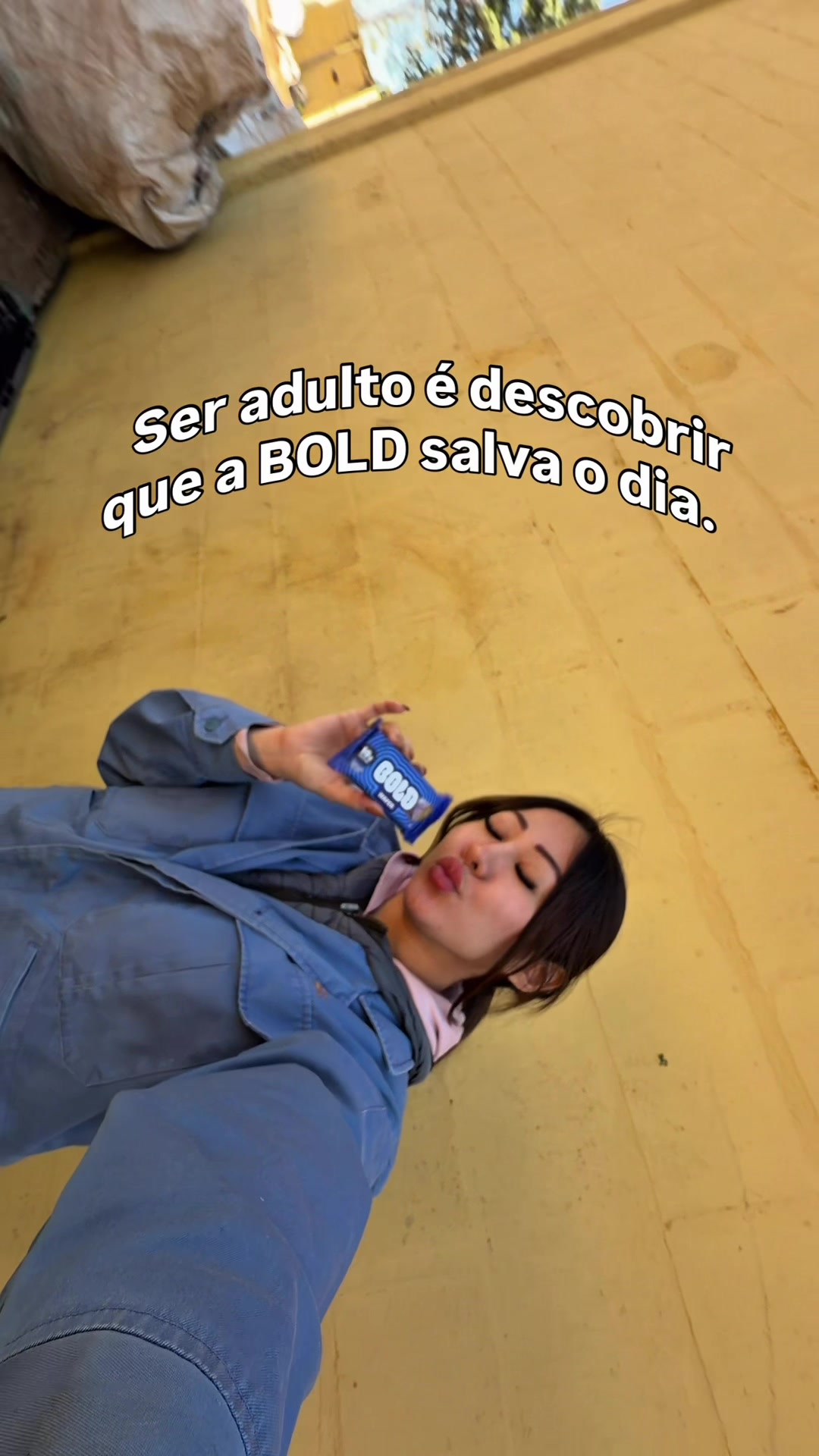 TikTok post by @leticia.hirao for BOLD SNACKS. Caption reads: CUPOM : HIRAO 🏷️@BOLD SNACKS.