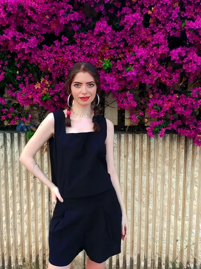 Instagram post by @gloryle98 for LightInTheBox. Caption reads: [...] black set: @lightinthebox

🛒Shop now:....