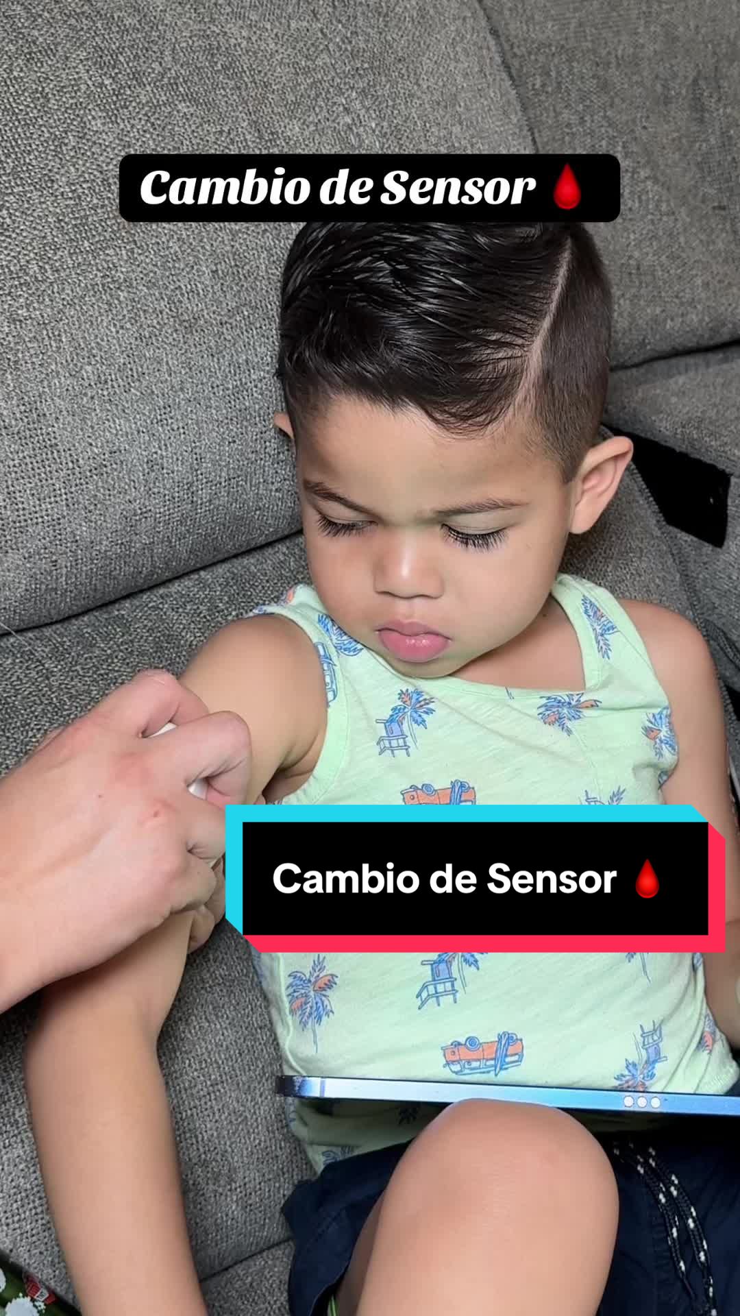 TikTok post by @leslya.campos for Dexcom. Caption reads: Cambio de Sensor a mi bebé 🥹 🩸 @Dexcom US ....