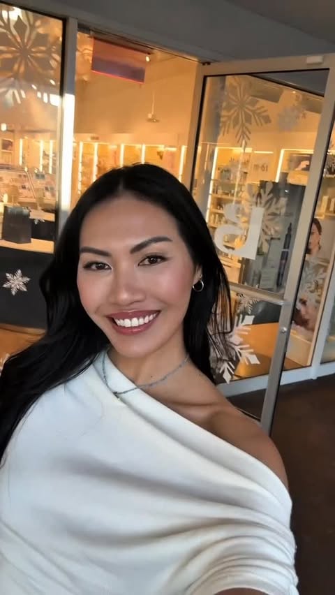 Instagram post by @itsjulialee for Bluemercury. Caption reads: [...] just got personal 😉

Don’t miss the....