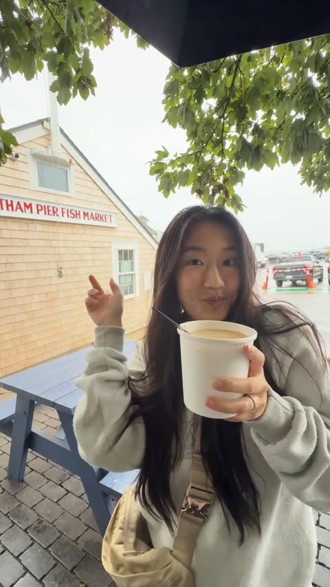 Instagram post by @vivecachow for Noshinku. Caption reads: [...] lobster bisque worth traveling for 🦞....
