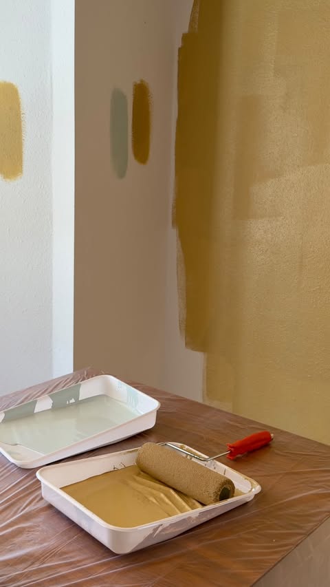 Instagram post by @carlybloo for BEHR Paint. Caption reads: [...] walls and the difference is unreal!!....