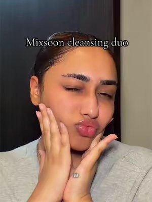 TikTok post by @by.mrym for mixsoon US. Caption reads: حرفيا هالروتين فرق وياي وايد خاصتاً اني احط ميك اب....